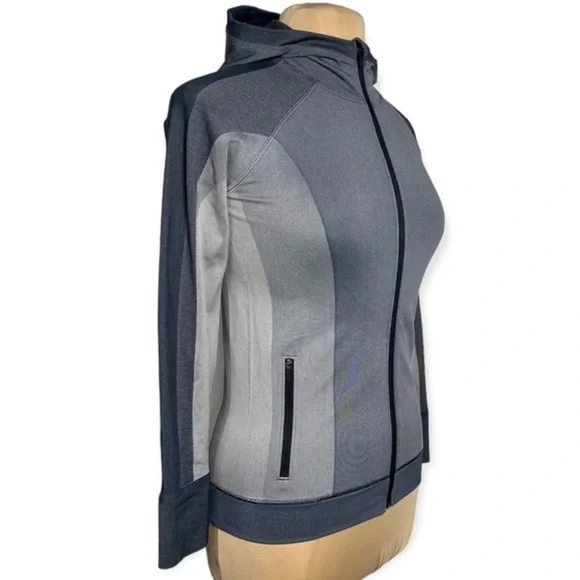 Lululemon Ebb to Train Jacket *Abstract
Black / Dark Chrome
New with Tags - Picture 4 of 17